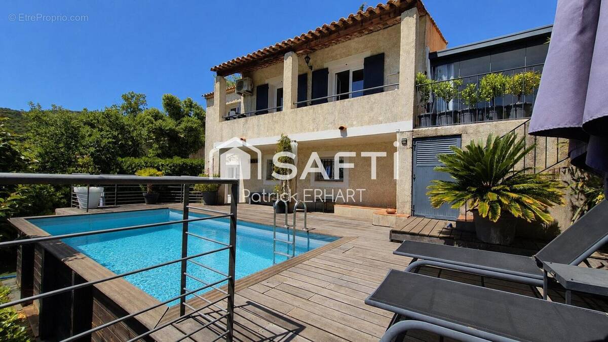 Photo 1 - Maison à PLAN-DE-LA-TOUR