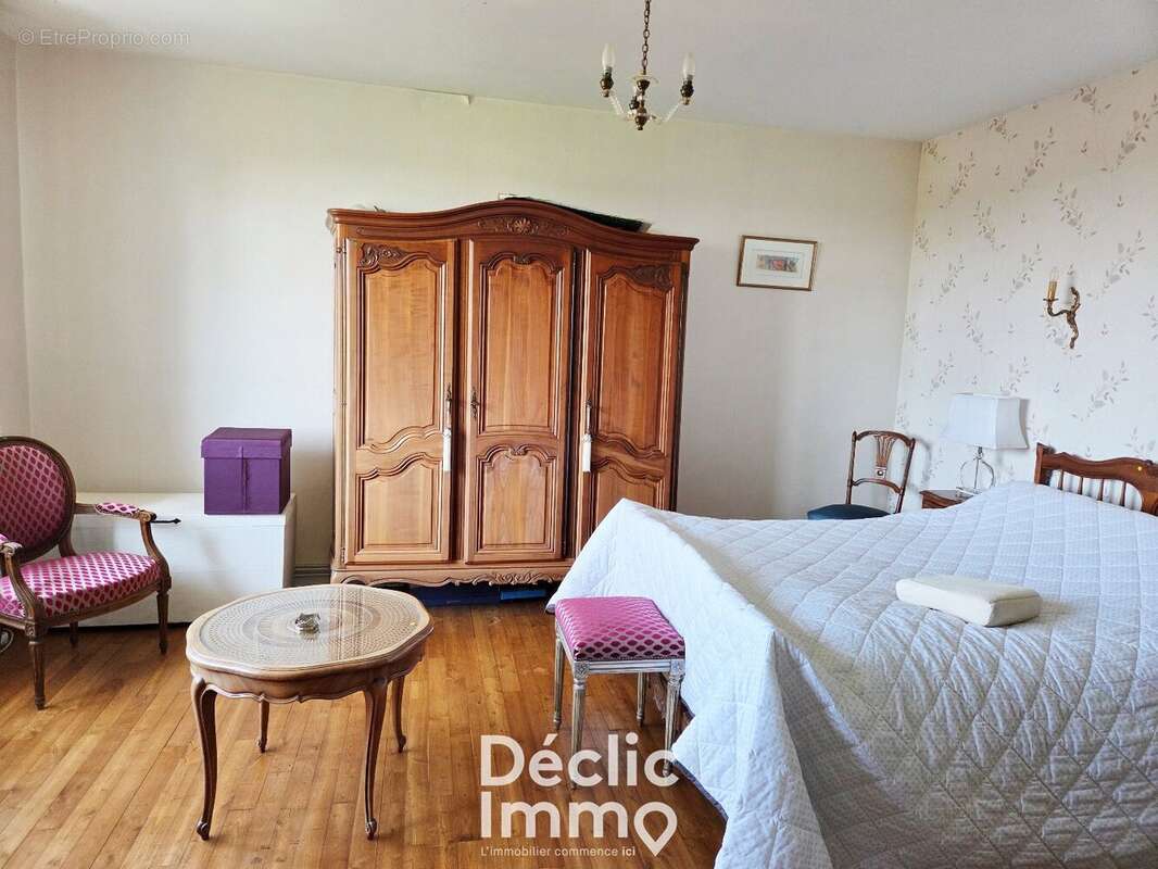 Maison avec studio indépendant et grandes dépendances  191 m² - photo 8