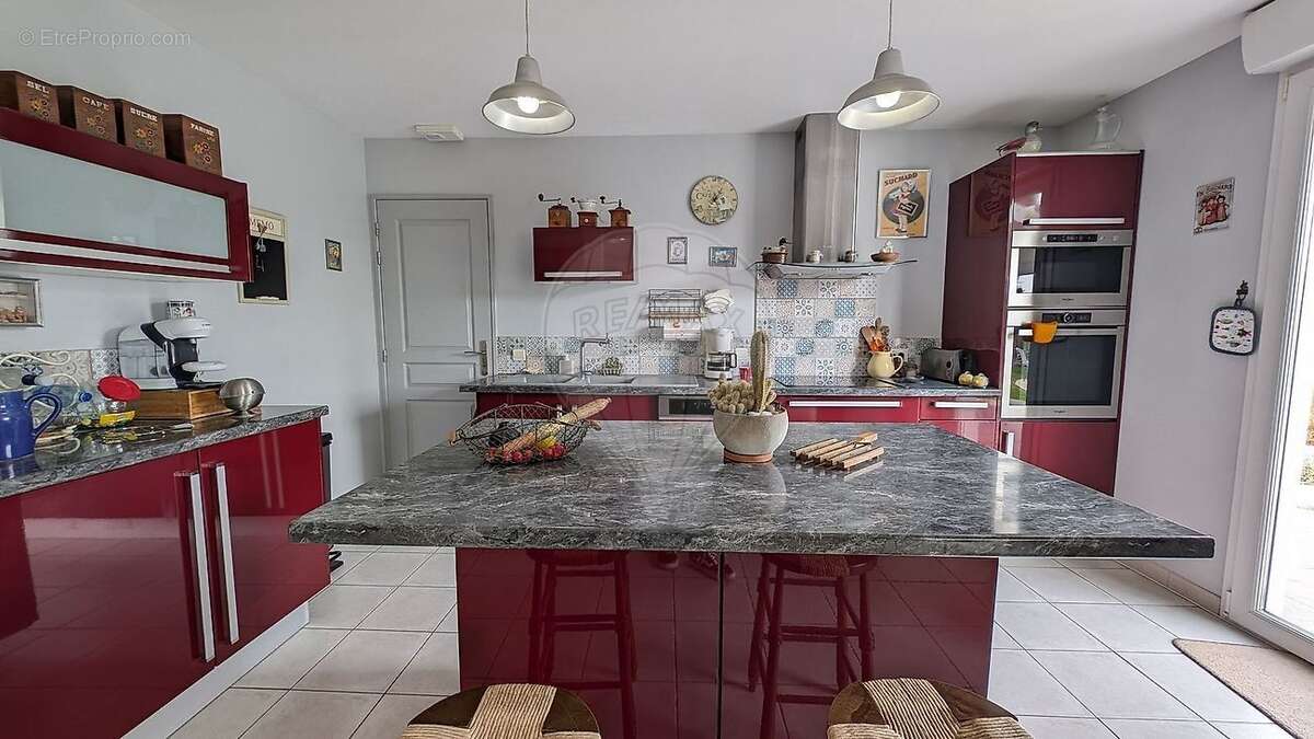 Maison à LES MATHES