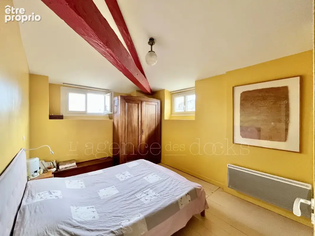 Bordeaux st pierre - vaste duplex 126m2 vue exceptionnelle sur place - photo 13
