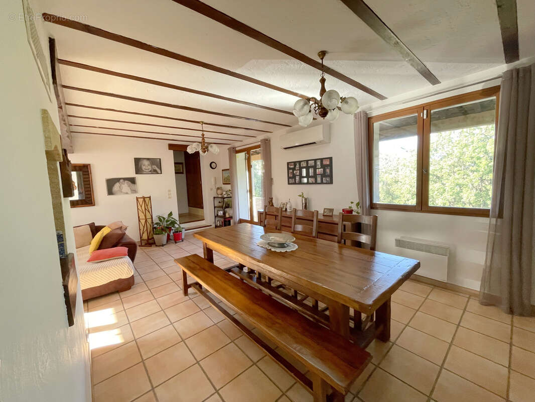 Villa de 130 m2 habitables avec 4 chambres et terrain de 1425 m2 secteur sud - photo 4