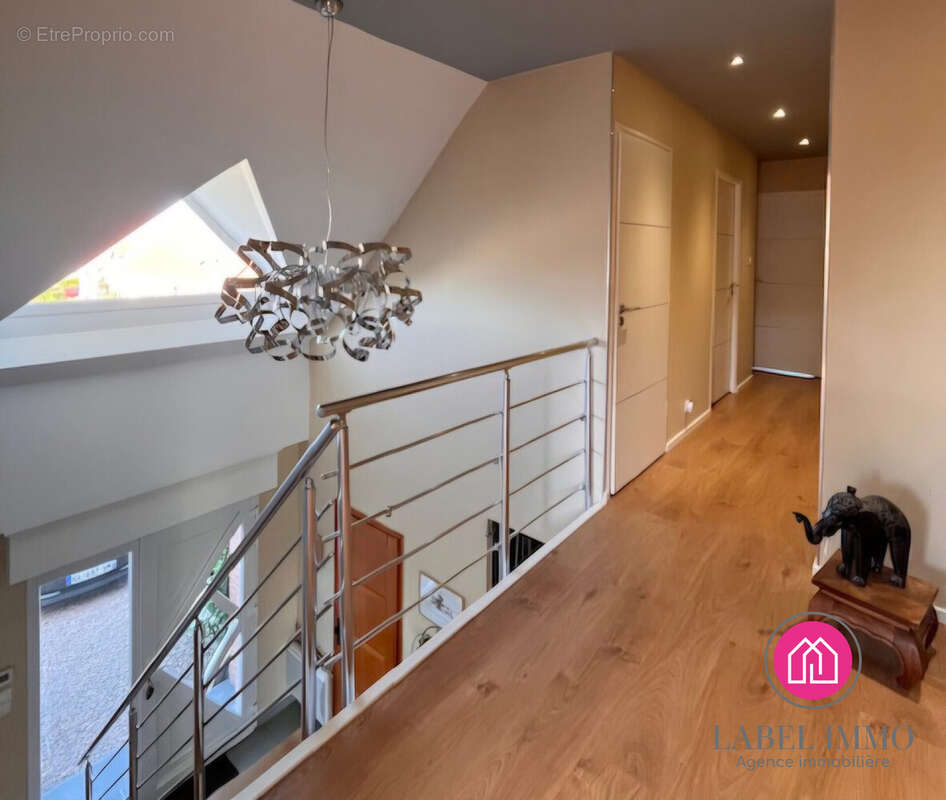 Maison 161 m² à Sepmeries  - photo 4