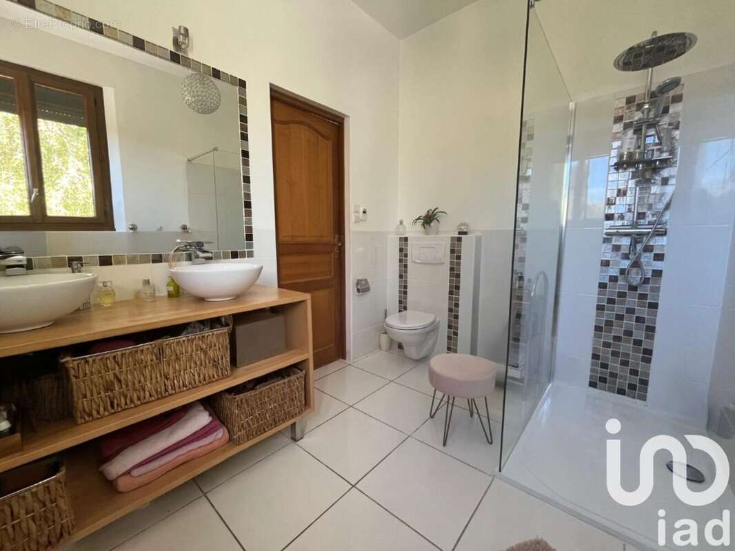 Photo 6 - Maison à TRUYES