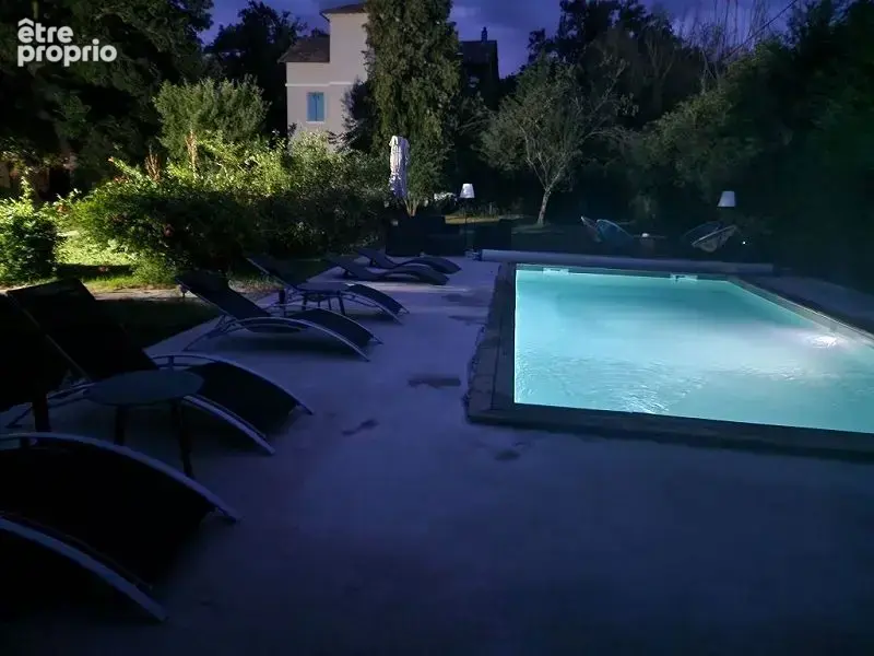 Maison 10 pièces 325 m² à vendre à Montrond-Les-Bains (42210) - photo 2