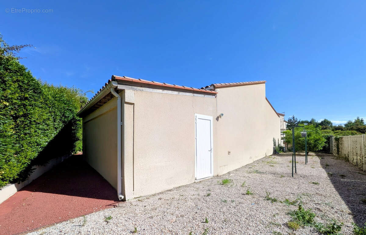 Maison à VILLENEUVE-DE-LA-RAHO