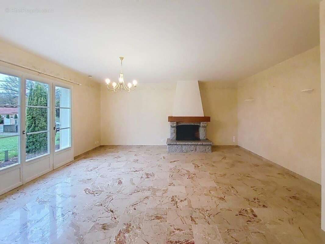 Photo 6 - Maison à BEAULIEU-SOUS-LA-ROCHE