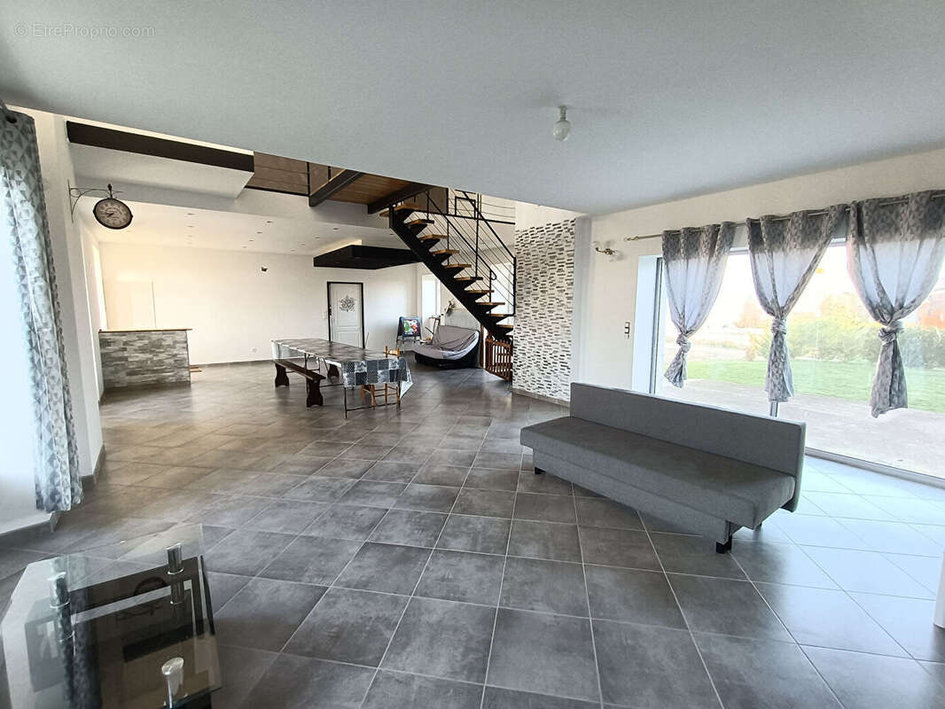 Maison à LES NOUILLERS