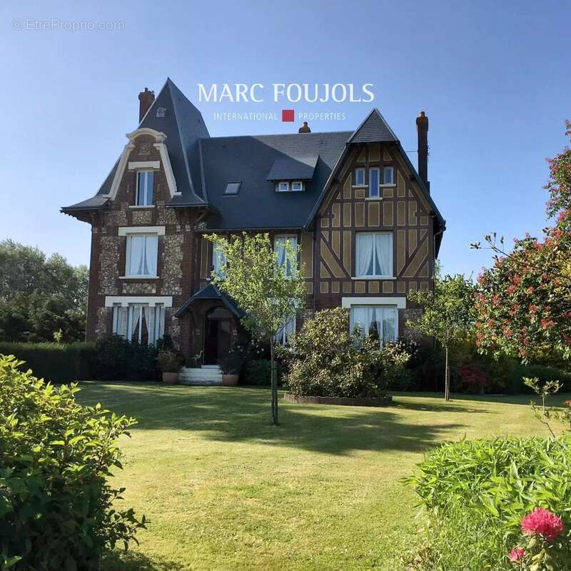 Maison à CROSVILLE-LA-VIEILLE