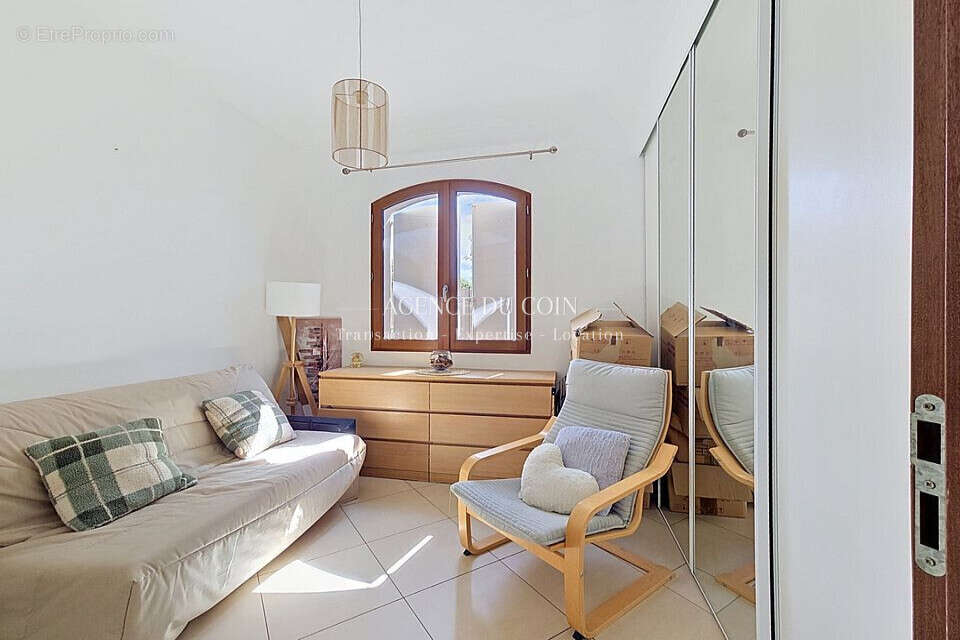 Maison à LE MUY