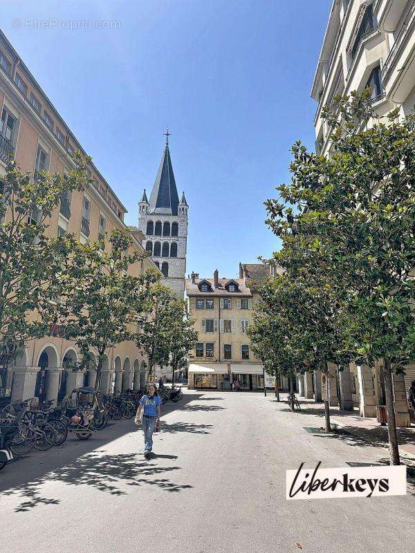 A vendre - Appartement triplex de 7 pièces de 109 m² - Annecy 74000 - photo 16