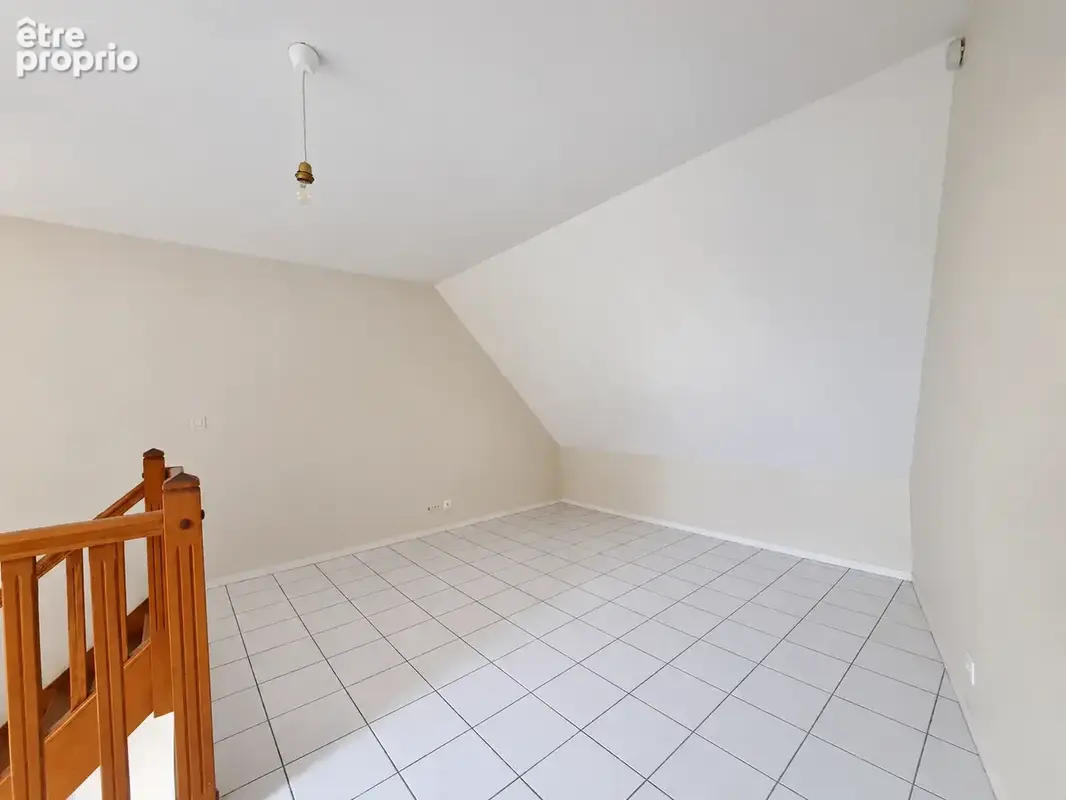 Duplex centre ville de Senlis avec une chambre et une place de stationnement  dans une résidence sécurisée - photo 5