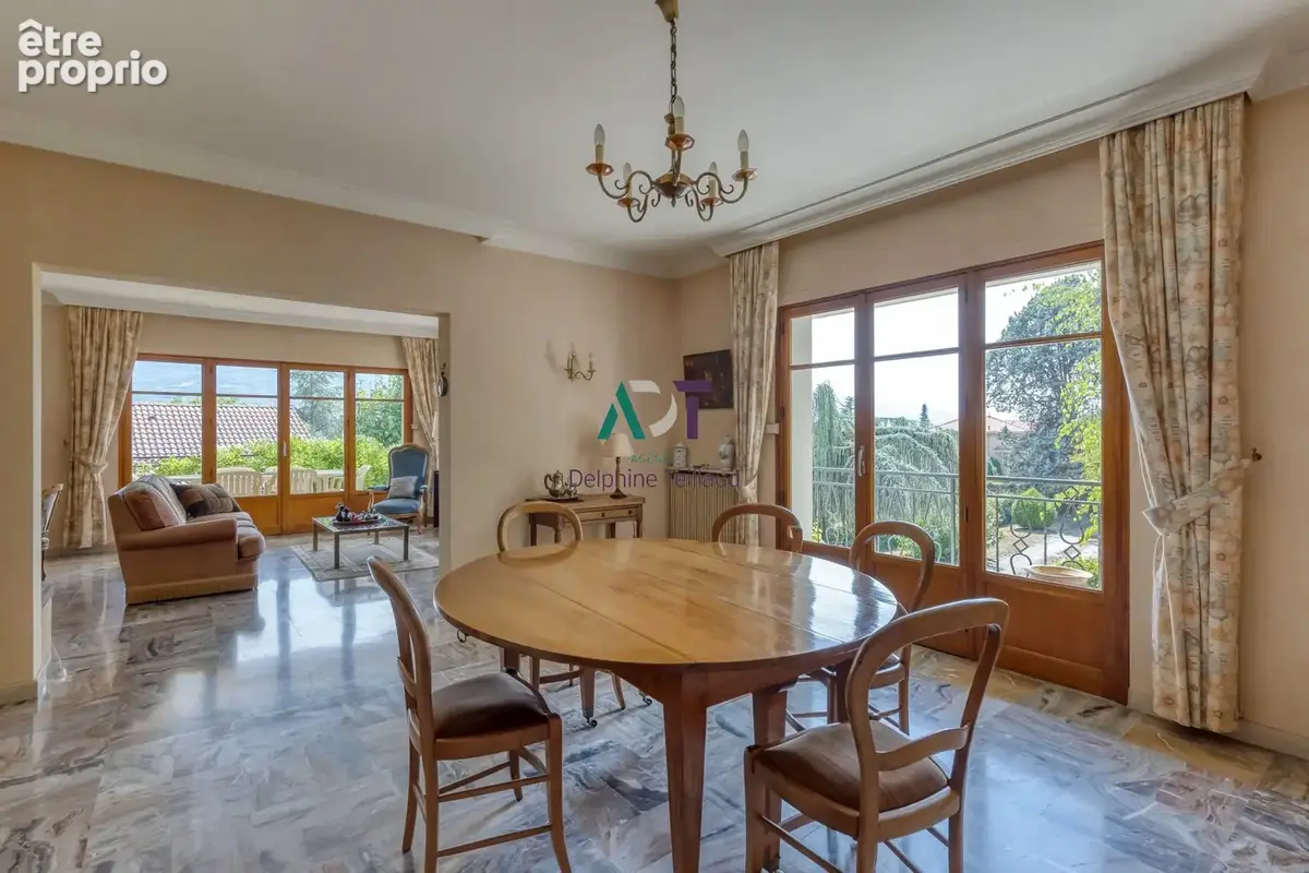 Maison 231 m² à Saint-Ismier  - photo 5