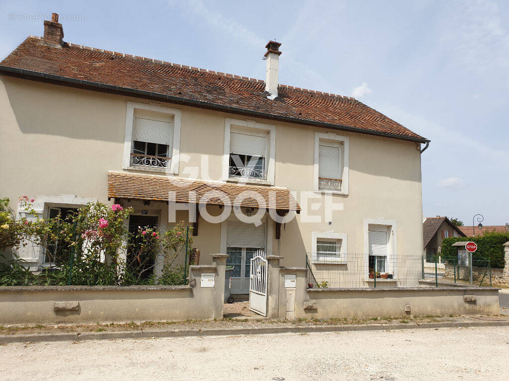 Maison à CHAMPDEUIL