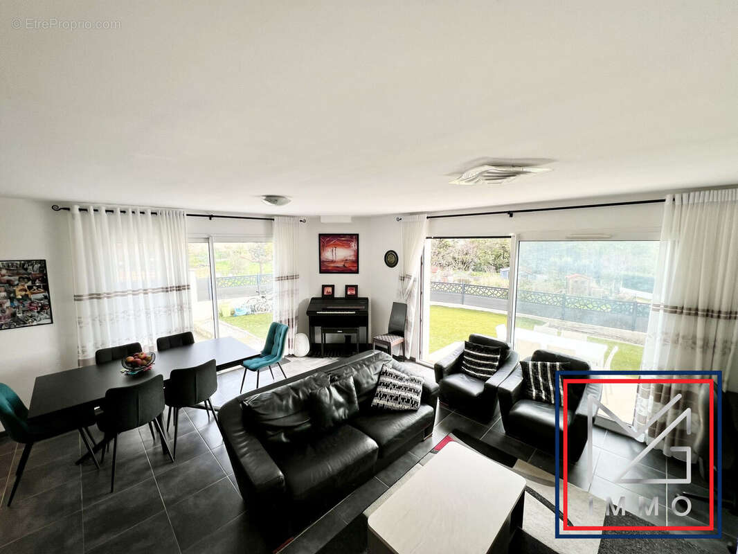 Maison à LE CASTELLET