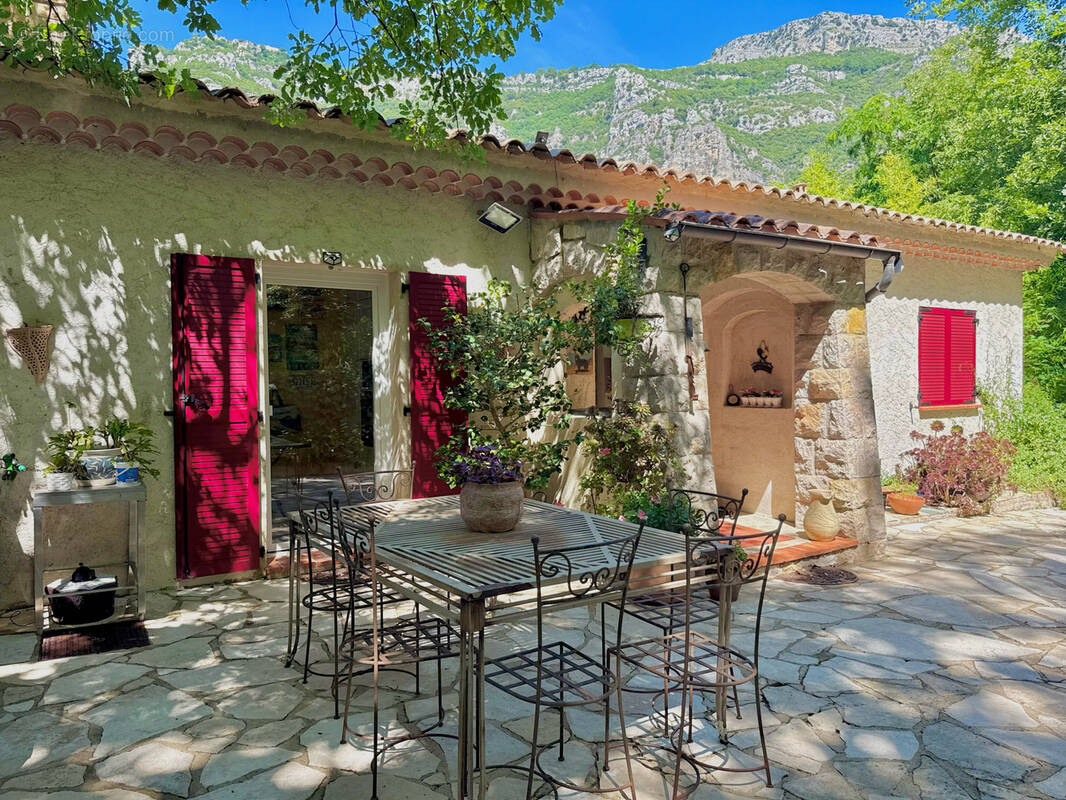 Maison à TOURRETTES-SUR-LOUP