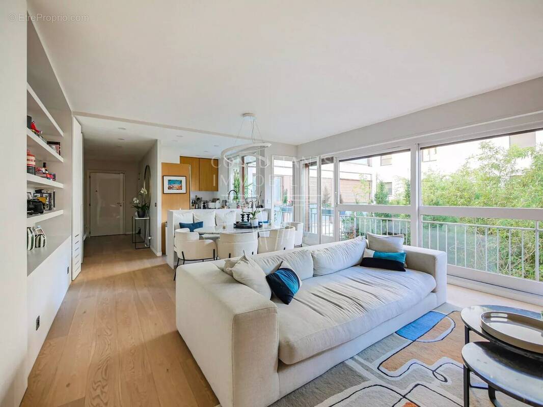 Appartement à NEUILLY-SUR-SEINE