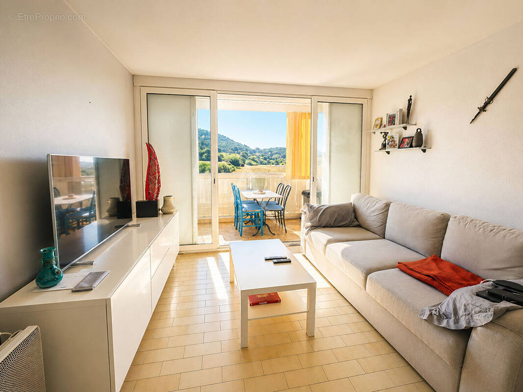 Photo Appartement à Carqueiranne au prix de 194 000€