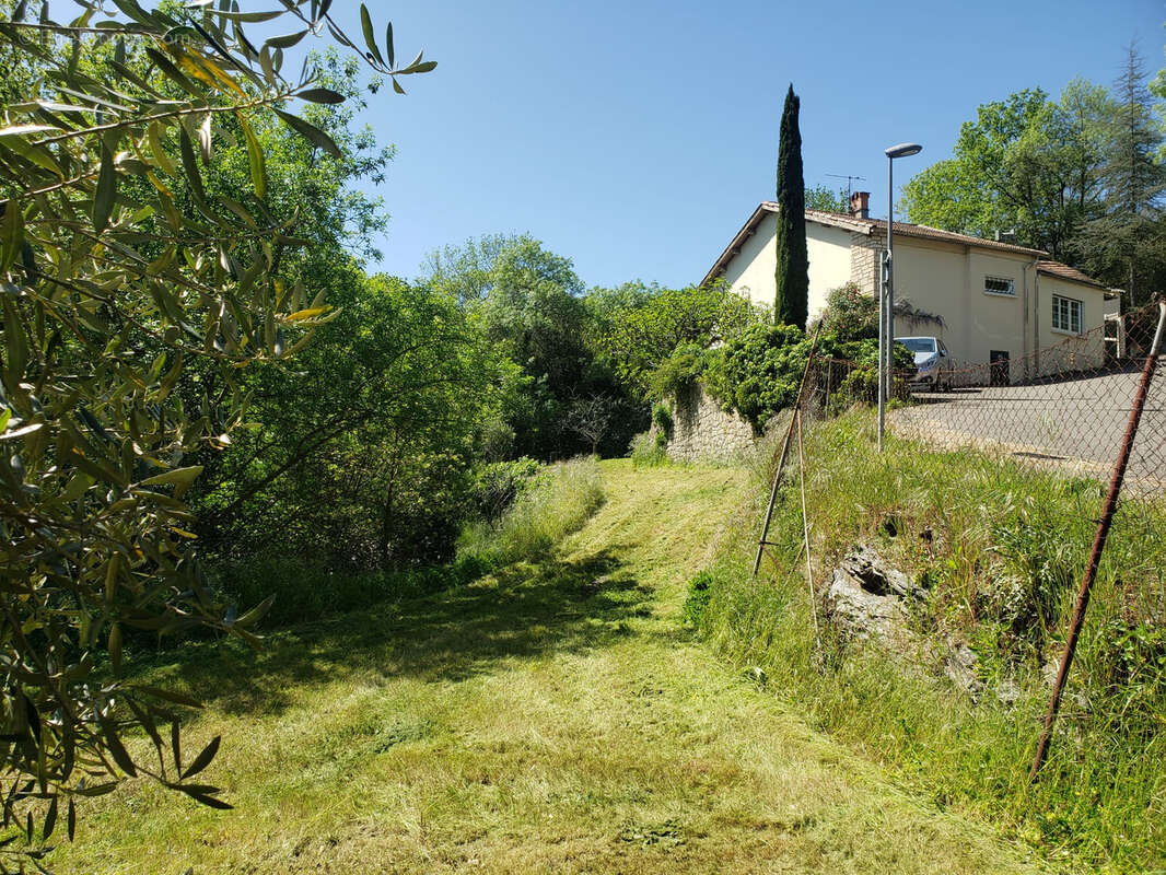 Terrain à LAMALOU-LES-BAINS