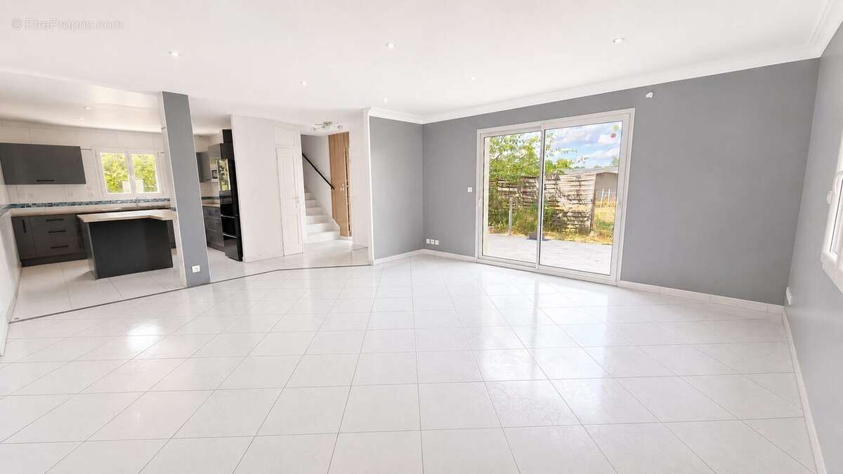 Maison 132 m² à Joue-Les-Tours  - photo 3