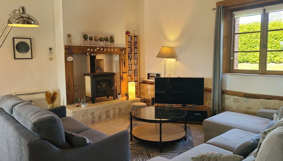 Jolie propriété de caractère à proximité de Lauzerte - Maison familiale ou double habitation sur 2 912 m² - photo 4