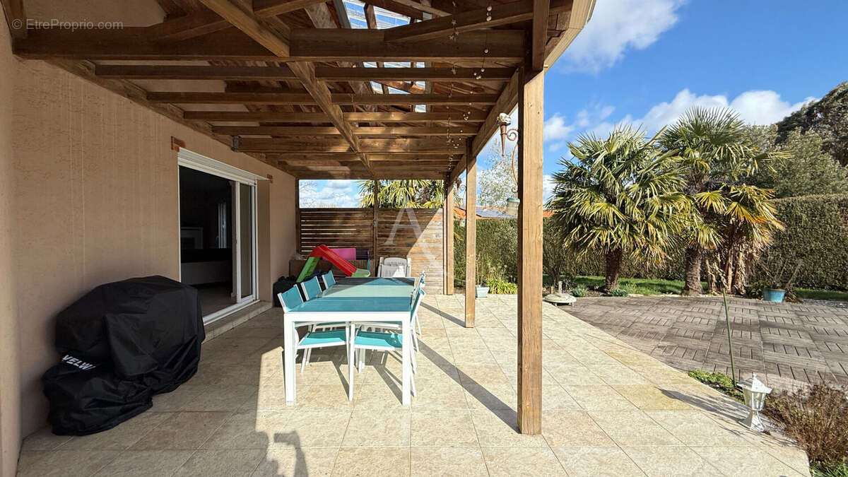 Maison à LES CLOUZEAUX