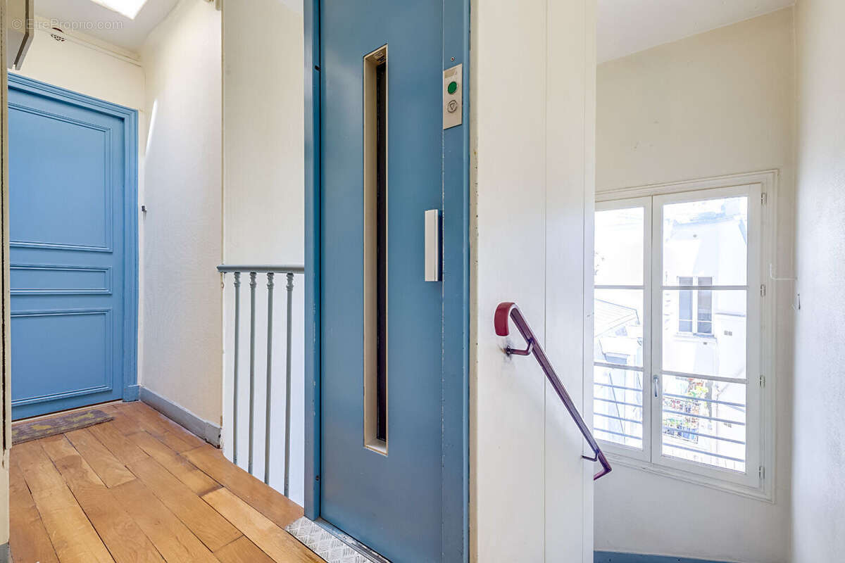 Appartement à PARIS-17E