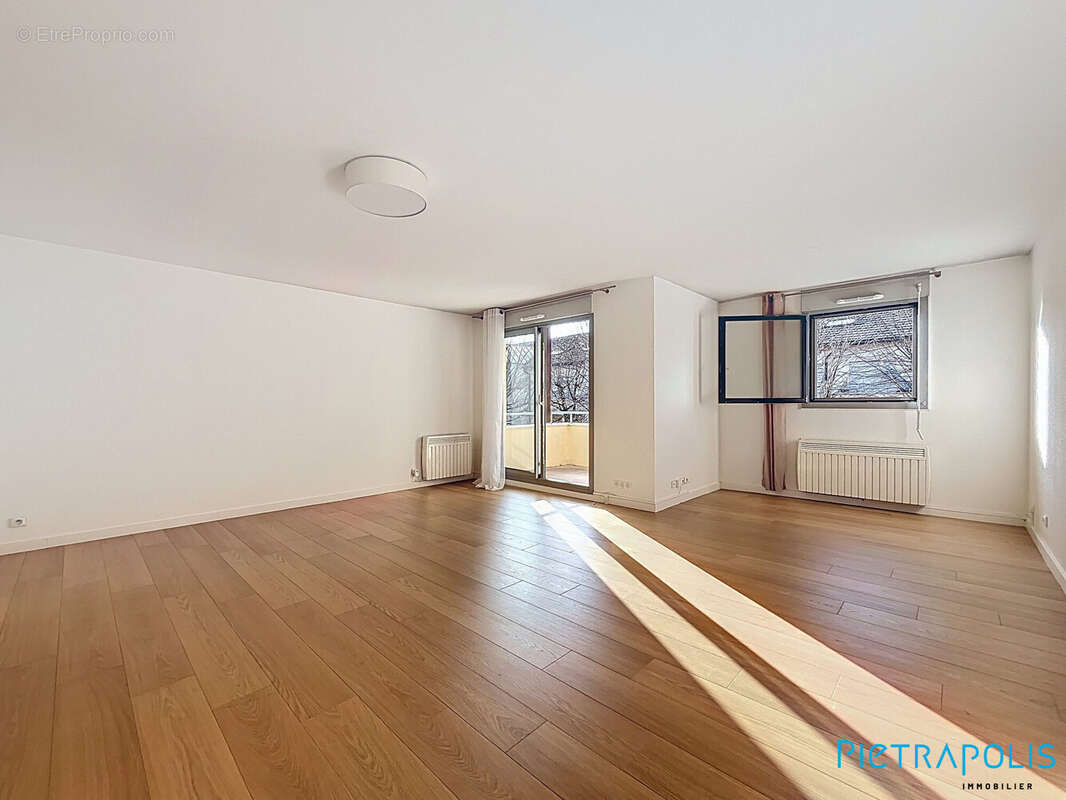 Appartement à FERNEY-VOLTAIRE