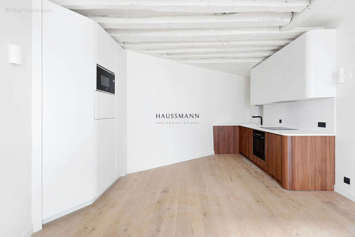 Appartement à PARIS-3E