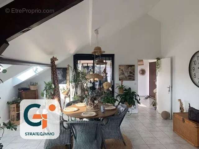 Appartement à SAINT-ETIENNE-DU-ROUVRAY