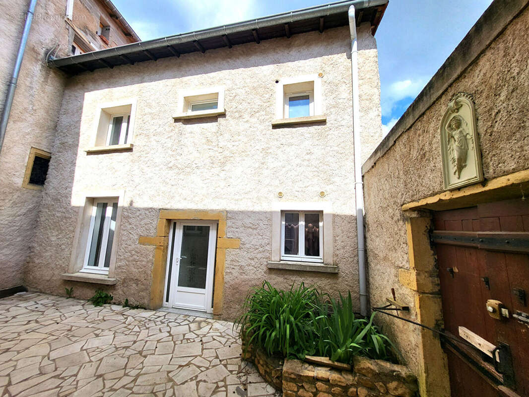 Maison à ARS-SUR-MOSELLE