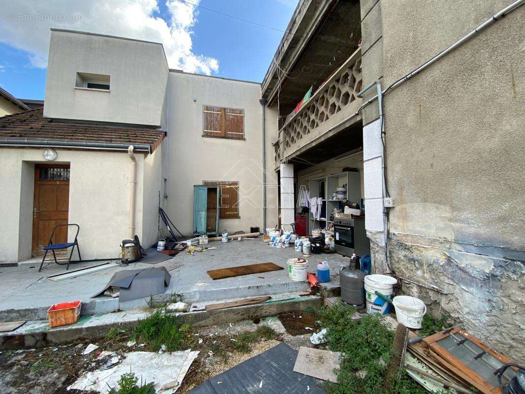 Maison à BONNIERES-SUR-SEINE