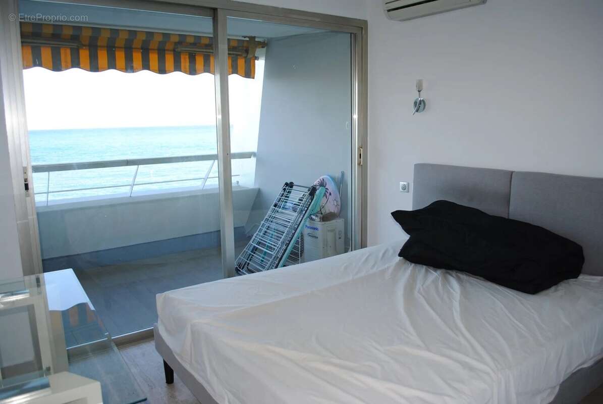 Appartement à VILLENEUVE-LOUBET