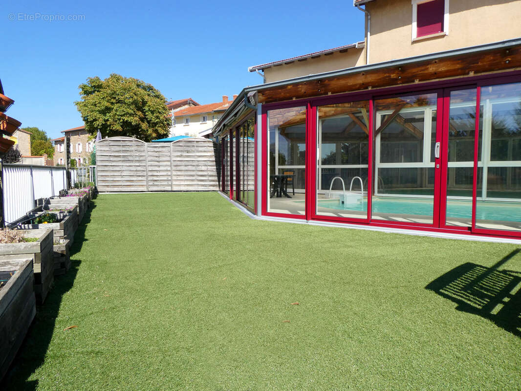 Maison à SAINT-LAURENT-DE-CHAMOUSSET
