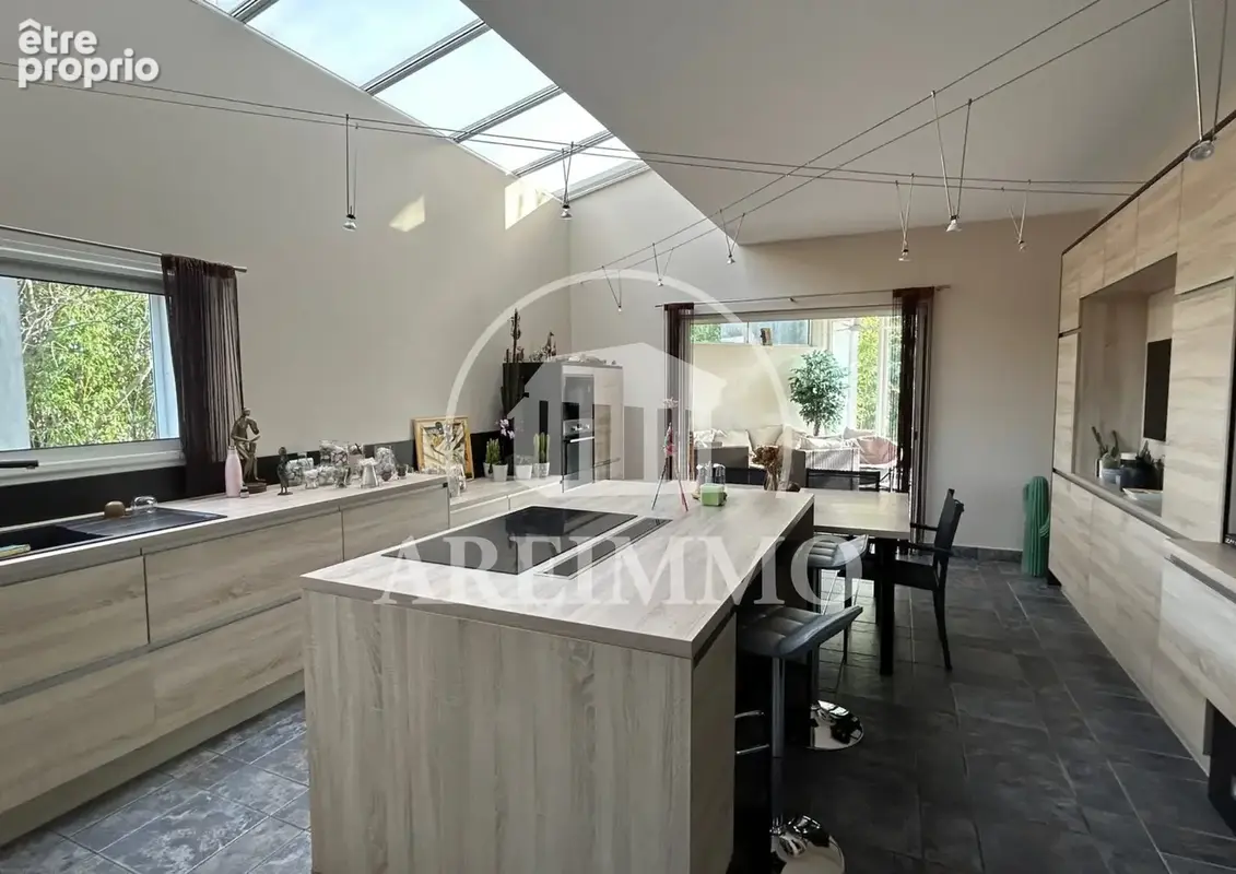 Maison 7 pièces 286 m² à vendre à Saint-Martin-De-Londres (34380) - photo 4
