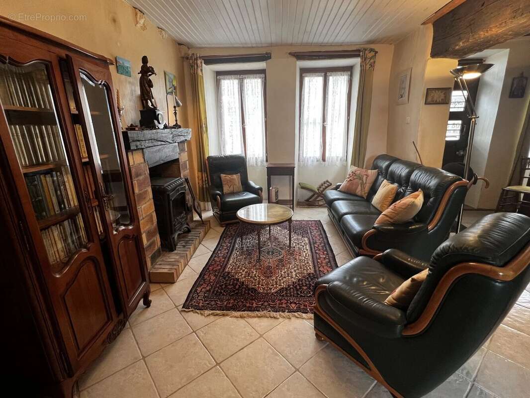 Maison à LE DORAT