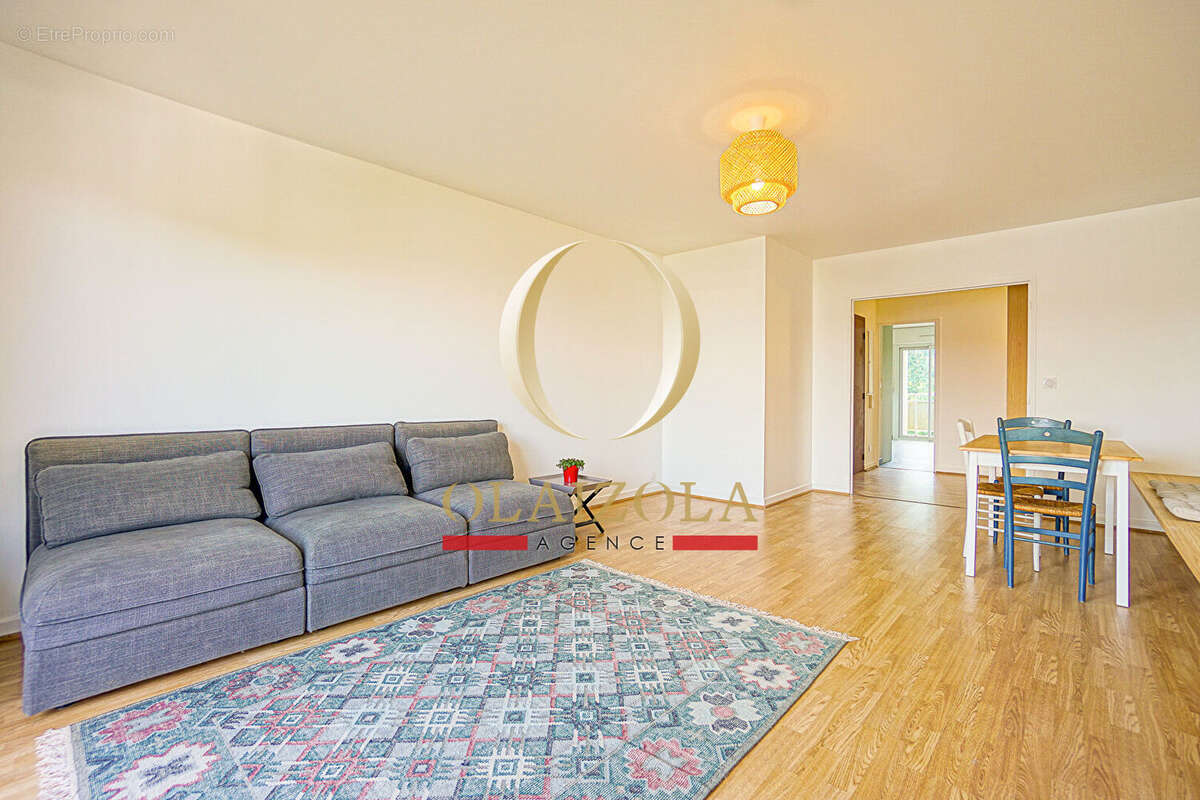 ANGLET MAIRIE - T4 traversant de 105 m² avec deux balcons, ascenseur et parking - photo 4