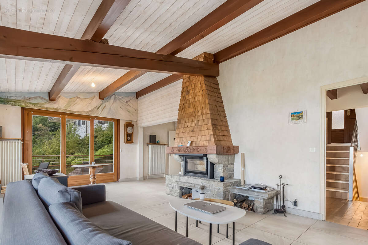 Maison à MONNETIER-MORNEX