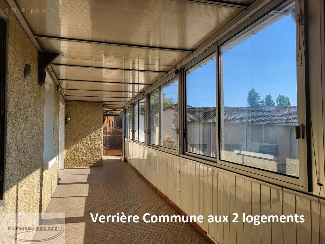 Ensemble Immobilier : 2 logements + dépendances + jardin (constructible) - photo 9
