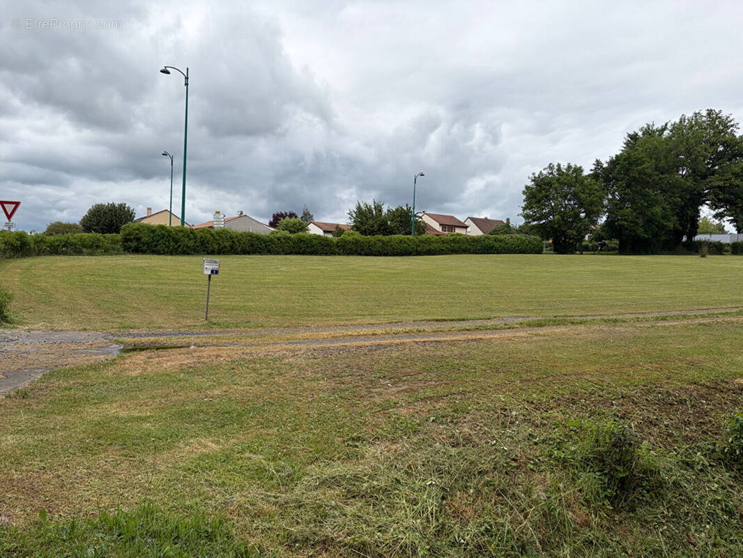 Terrain à NAUCELLES