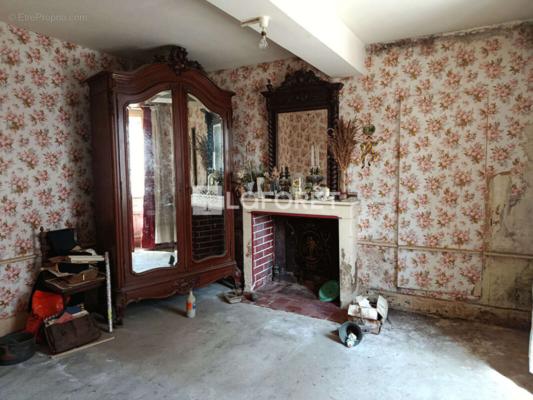 Maison à CORROMBLES