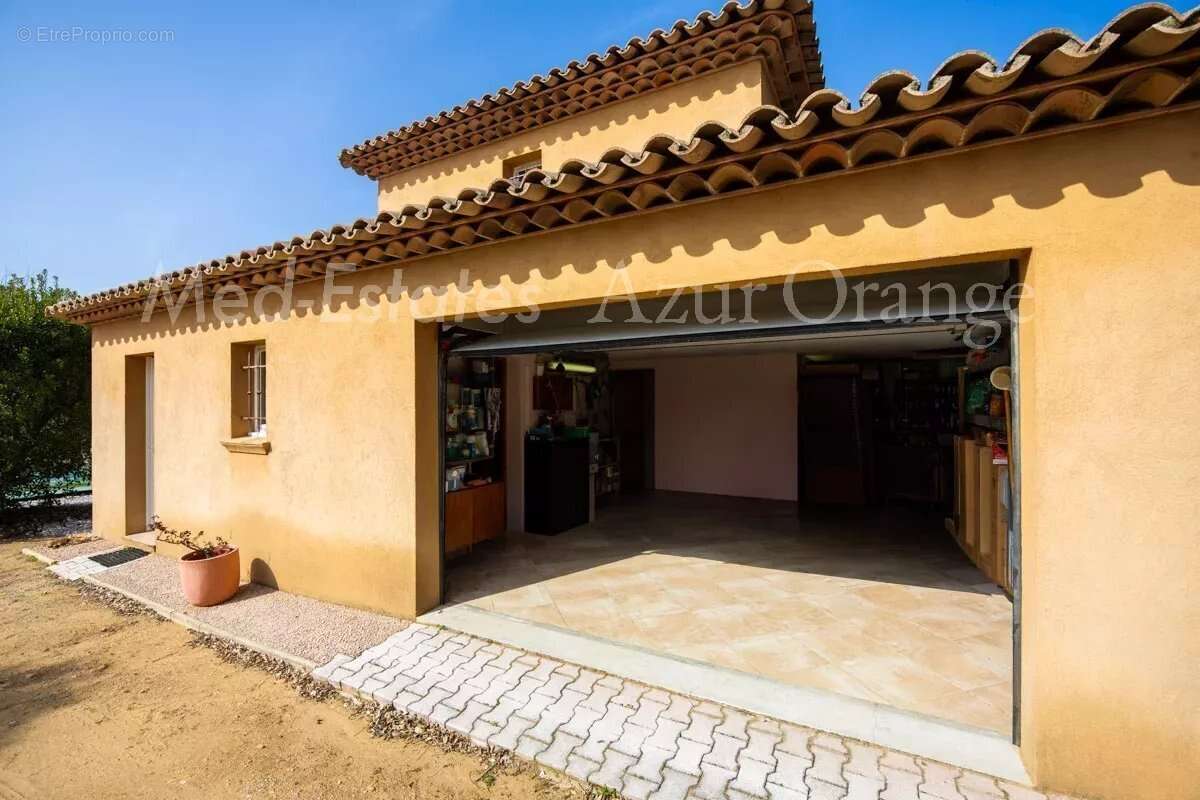 Maison à LA GARDE-FREINET