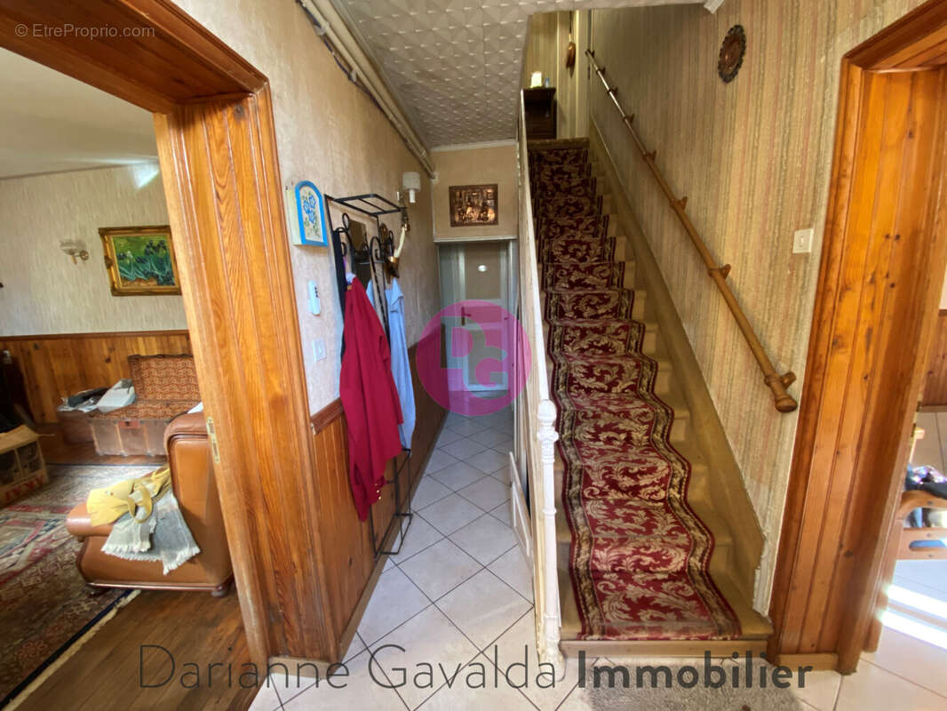 Maison à DECAZEVILLE