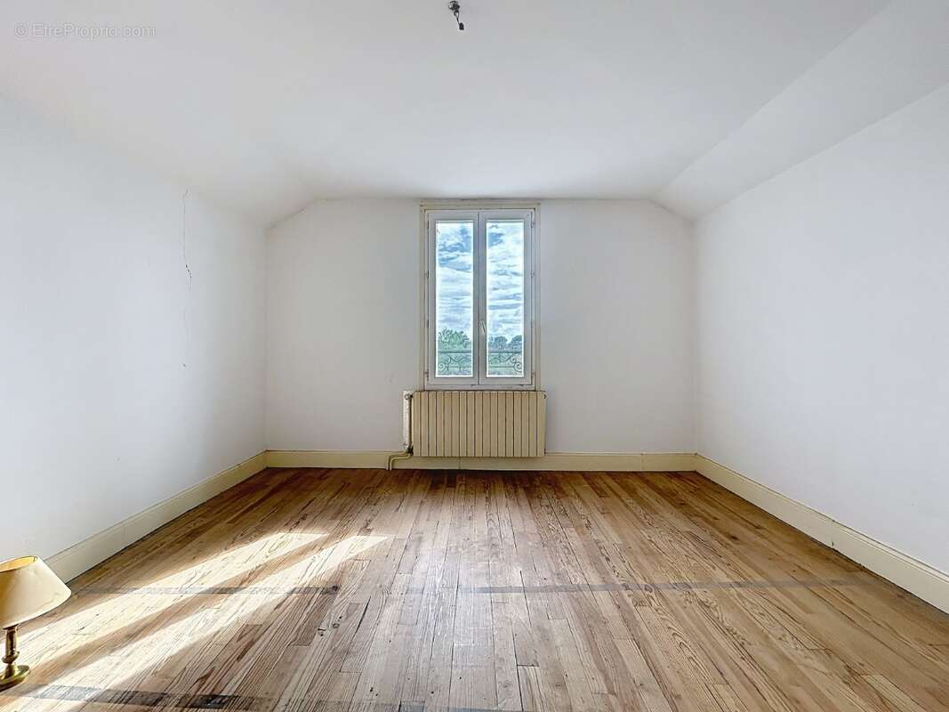 Maison à MONTELIMAR