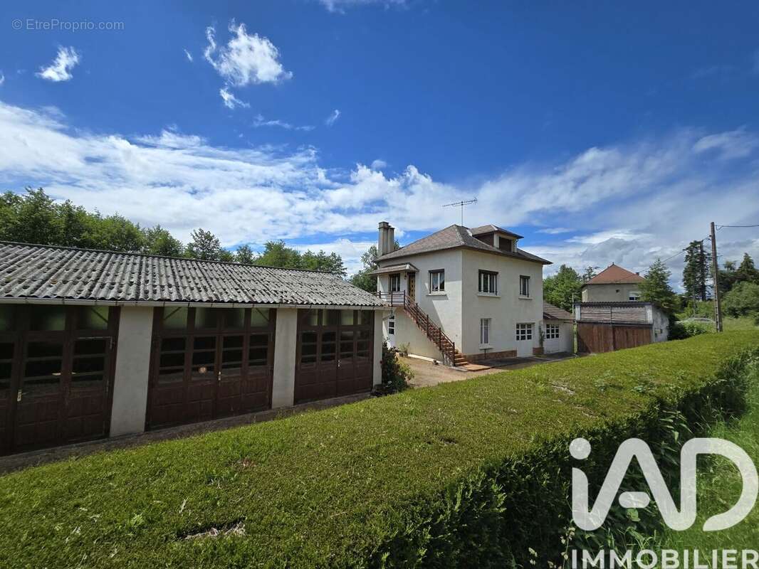 Photo 4 - Maison à LE MAYET-DE-MONTAGNE