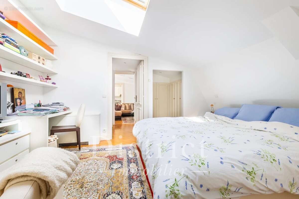 Appartement à PARIS-8E