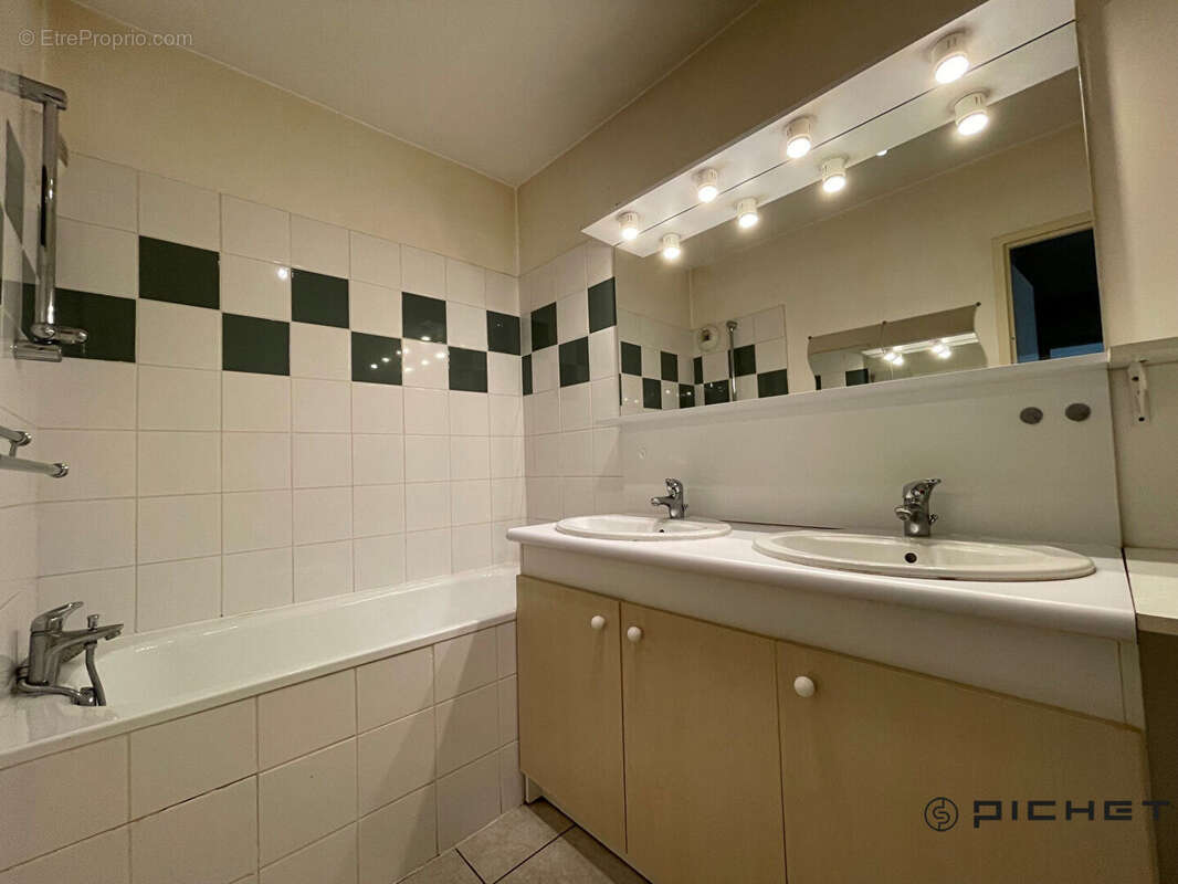 Appartement Pau 3 pièce(s) 61 m2 loué - photo 5