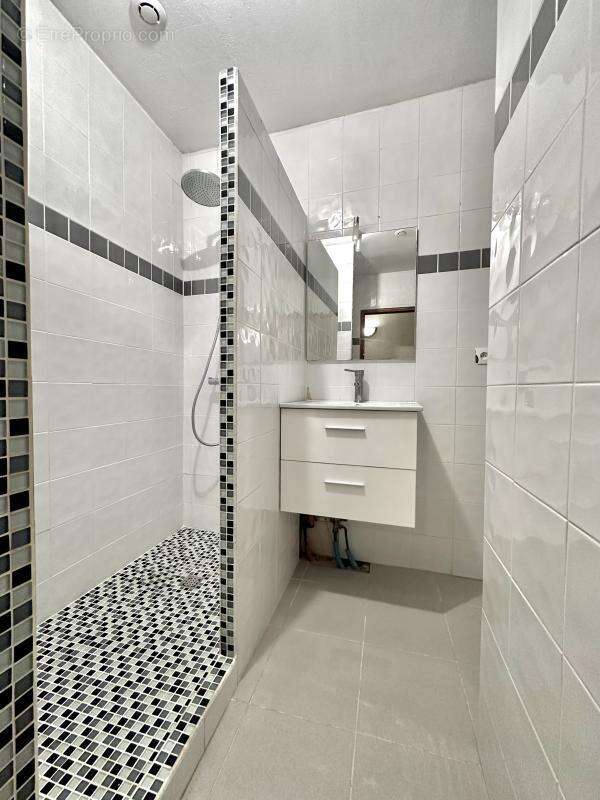 Maison à JONQUIERES-SAINT-VINCENT