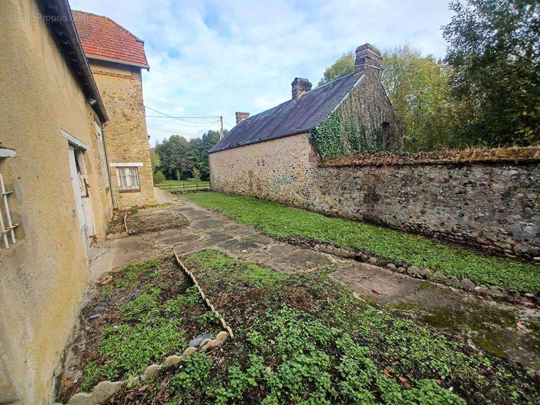 // A SAISIR  Maison de village Planches 5 pièce(s) 95 m2 - photo 15
