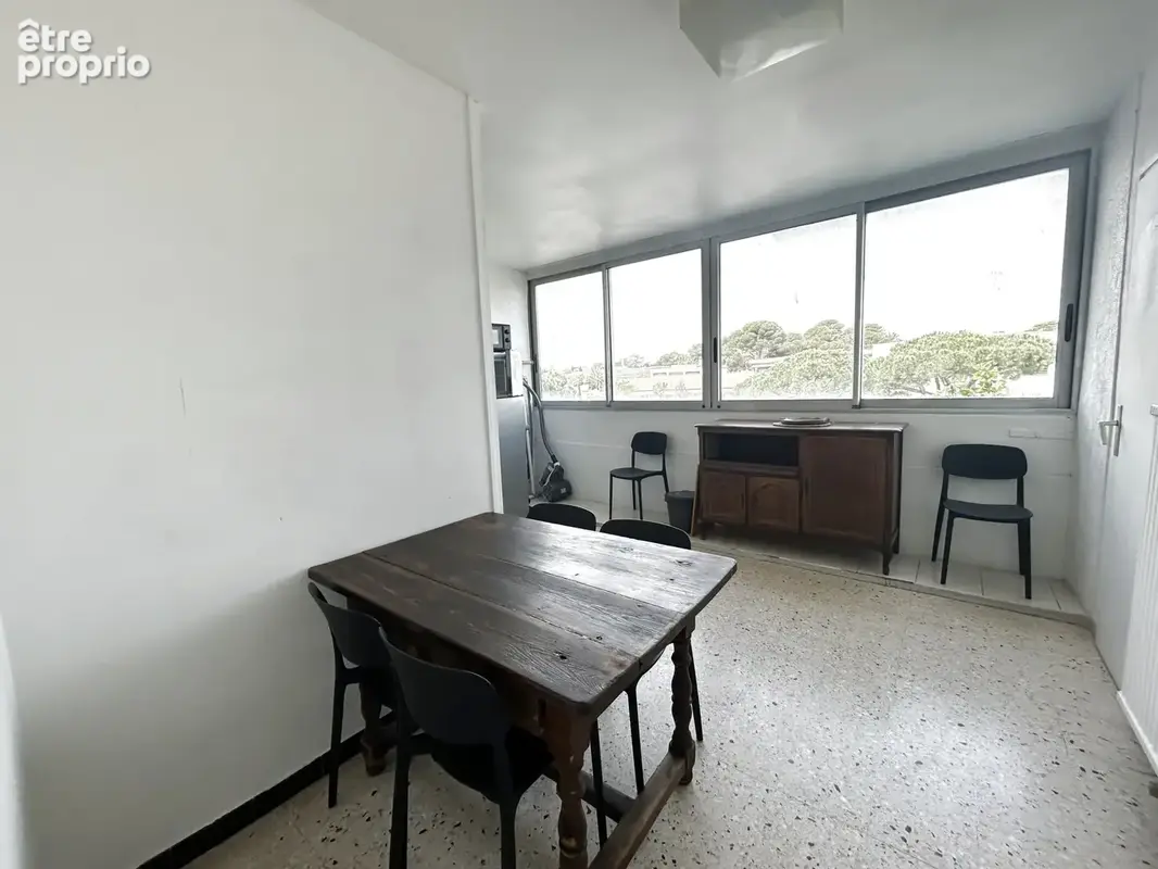 À Balaruc-Les-Bains, grand appartement avec balcon à vendre - photo 4