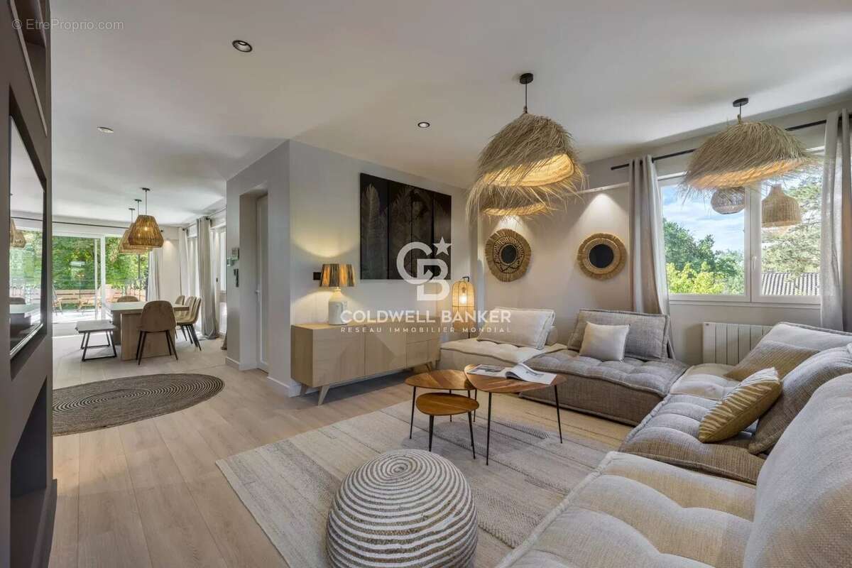 Maison à CHARBONNIERES-LES-BAINS